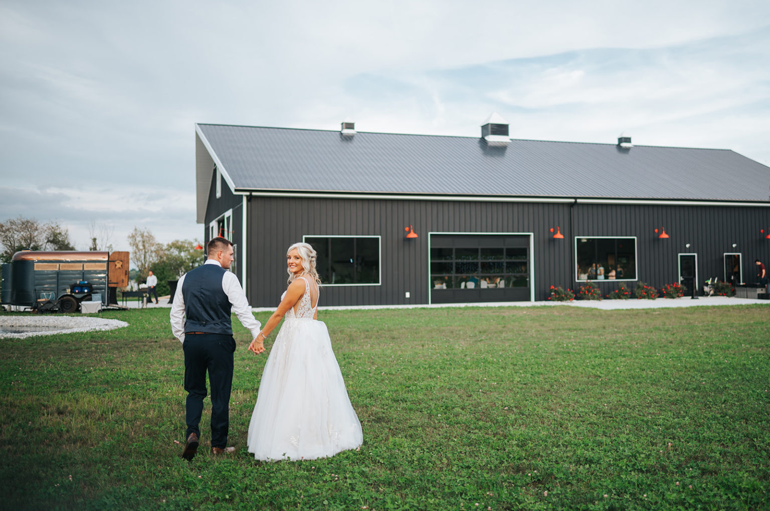 Akron Ohio Wedding Venue Gallery Birdseye Barn at Western Star